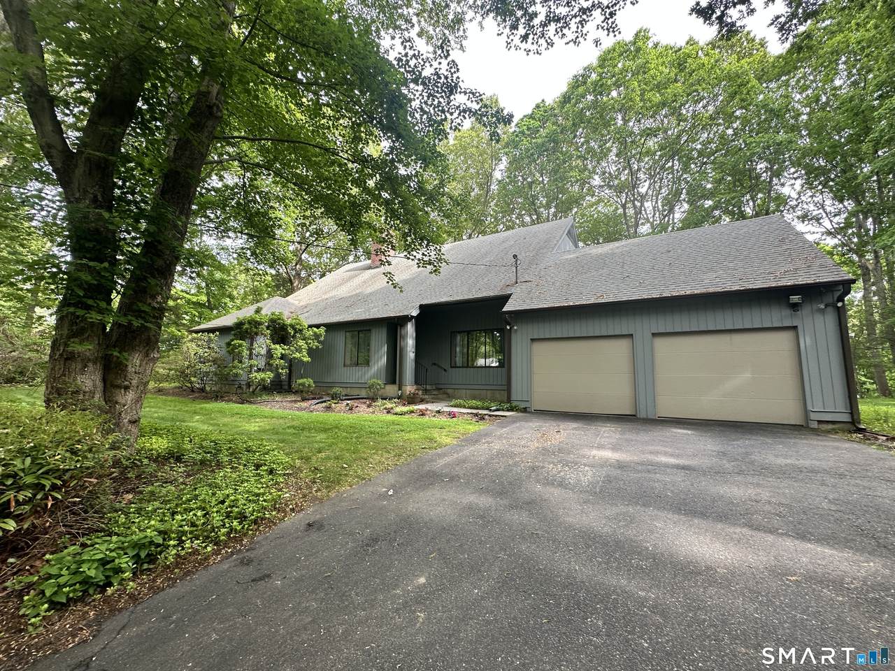 110 Wedgewood Drive - Photo 1