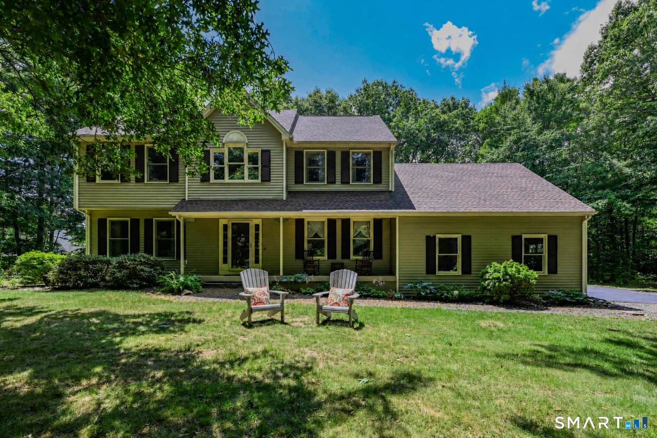107 Robin Drive - Photo 1