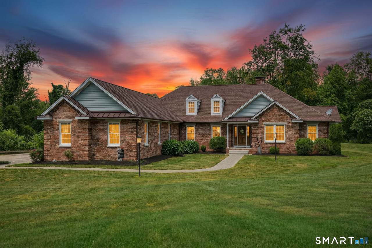42 Oaklawn Drive - Photo 1