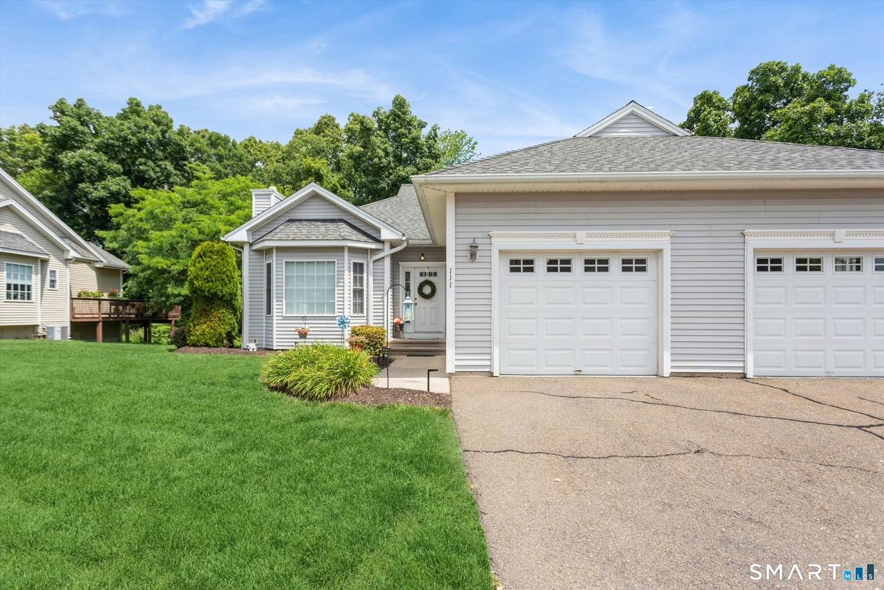 111 Pondview Circle - Photo 1