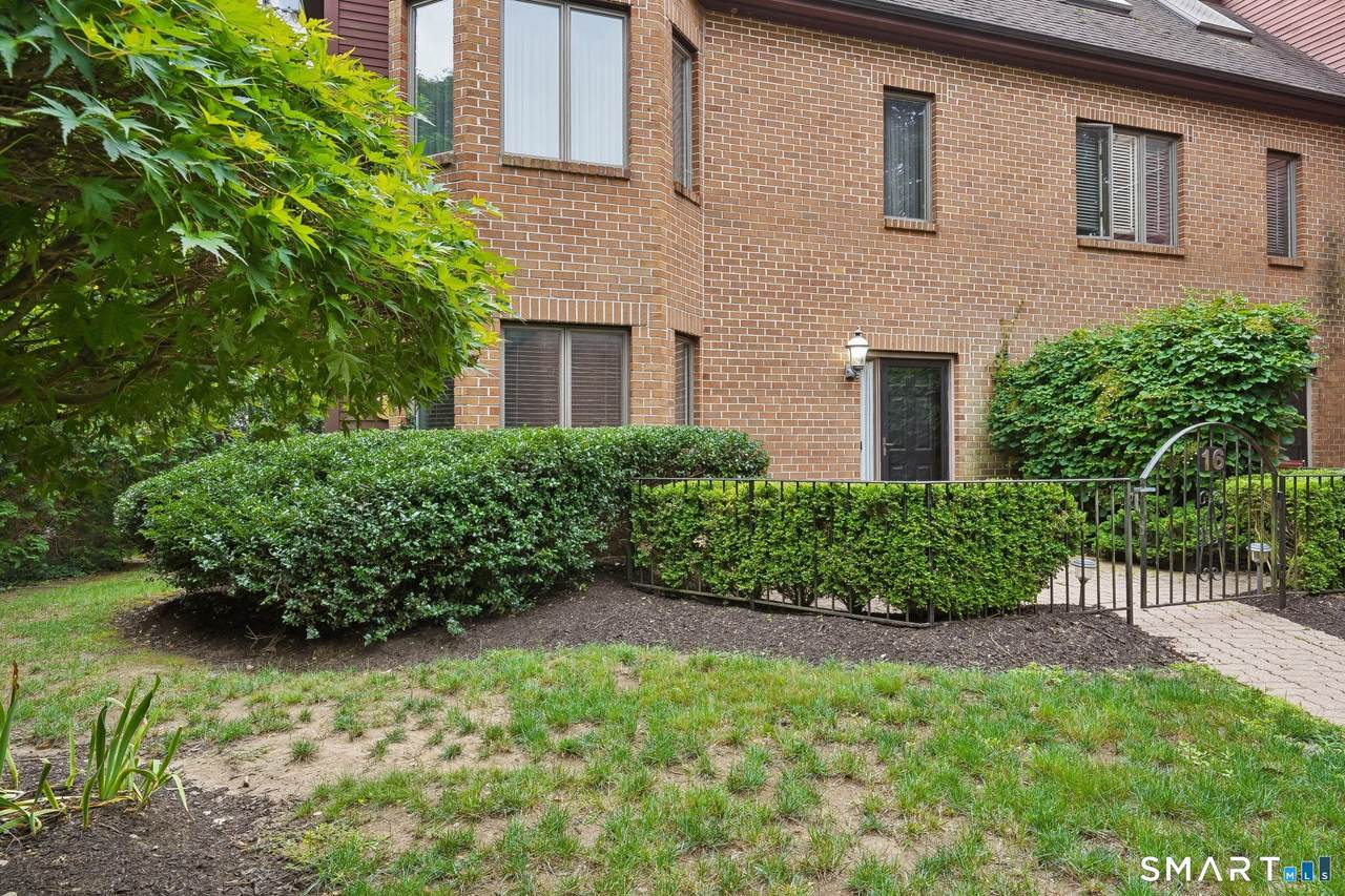 3300 Park Avenue - Photo 1
