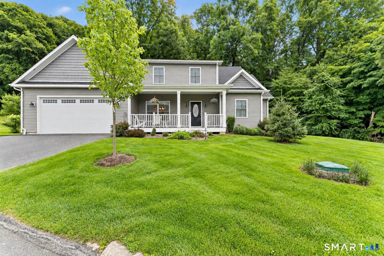 7 Tall Oaks Drive - Photo 1