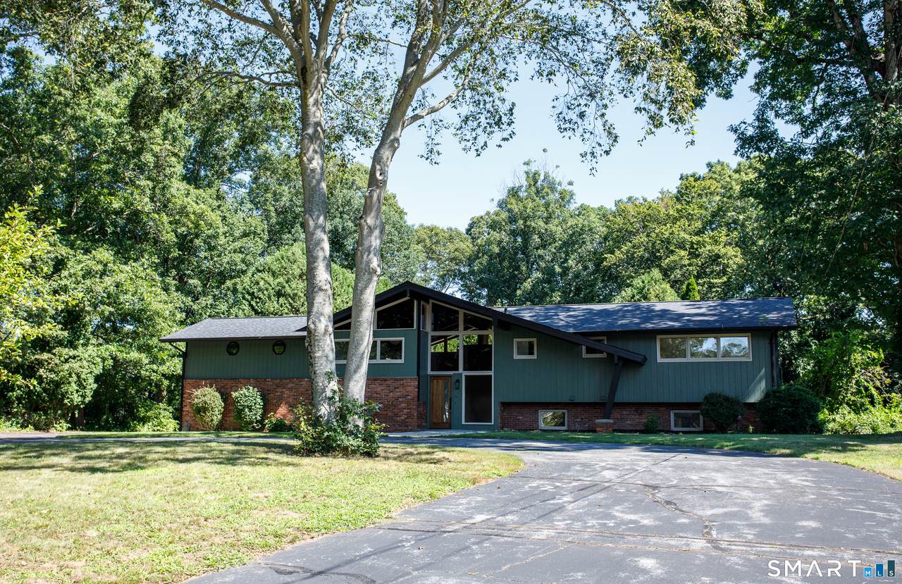 10 Royal Oaks Drive - Photo 1