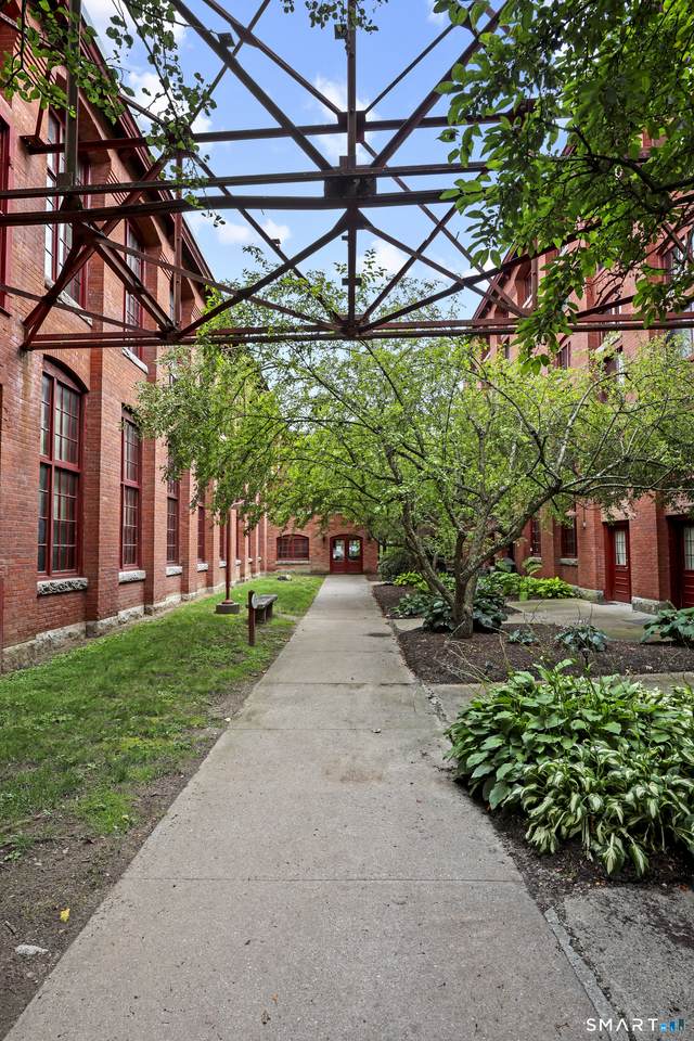 https://bt-photos.global.ssl.fastly.net/ctmls/1280_boomver_2_24197064-1.jpg