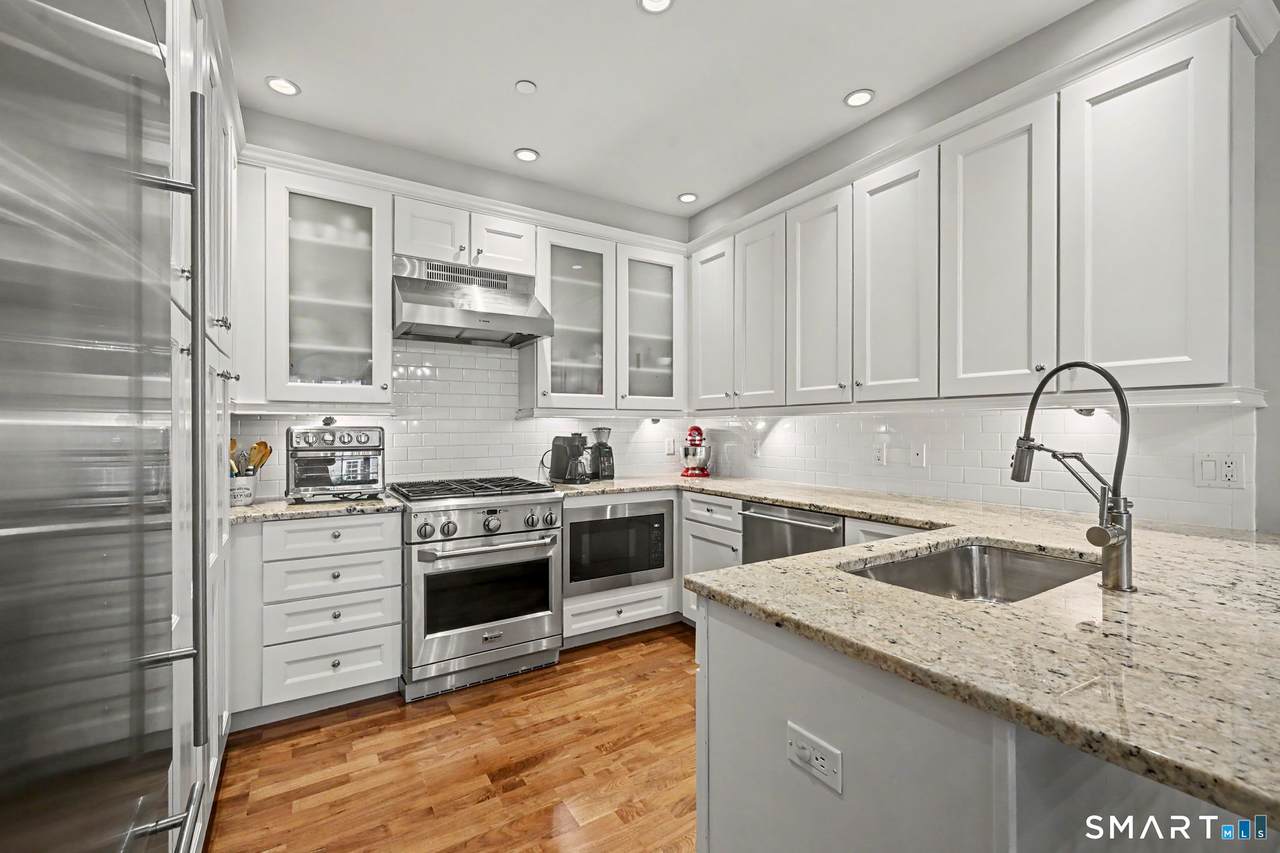 77 Havemeyer Lane - Photo 1
