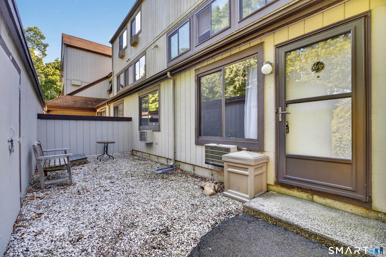10 Pineview Drive - Photo 1