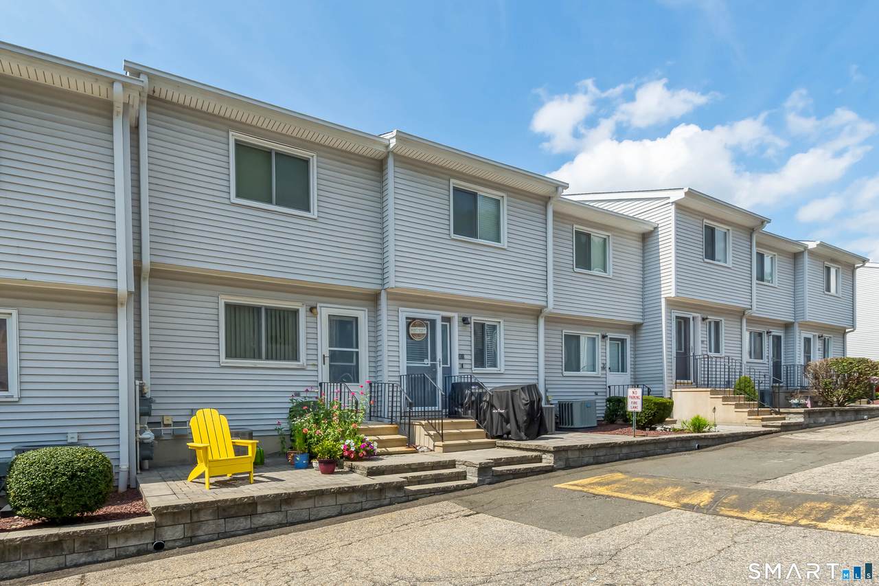 273 Derby Avenue - Photo 1