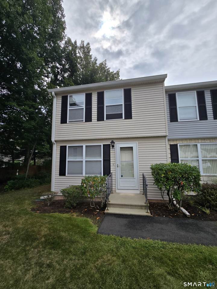 25 Summersweet Drive - Photo 1