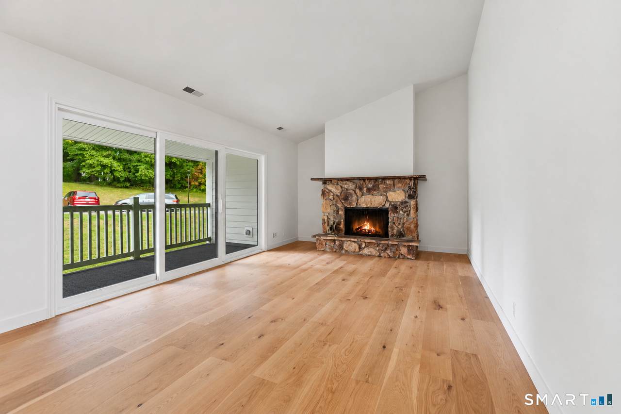8 Stebbins Close - Photo 1