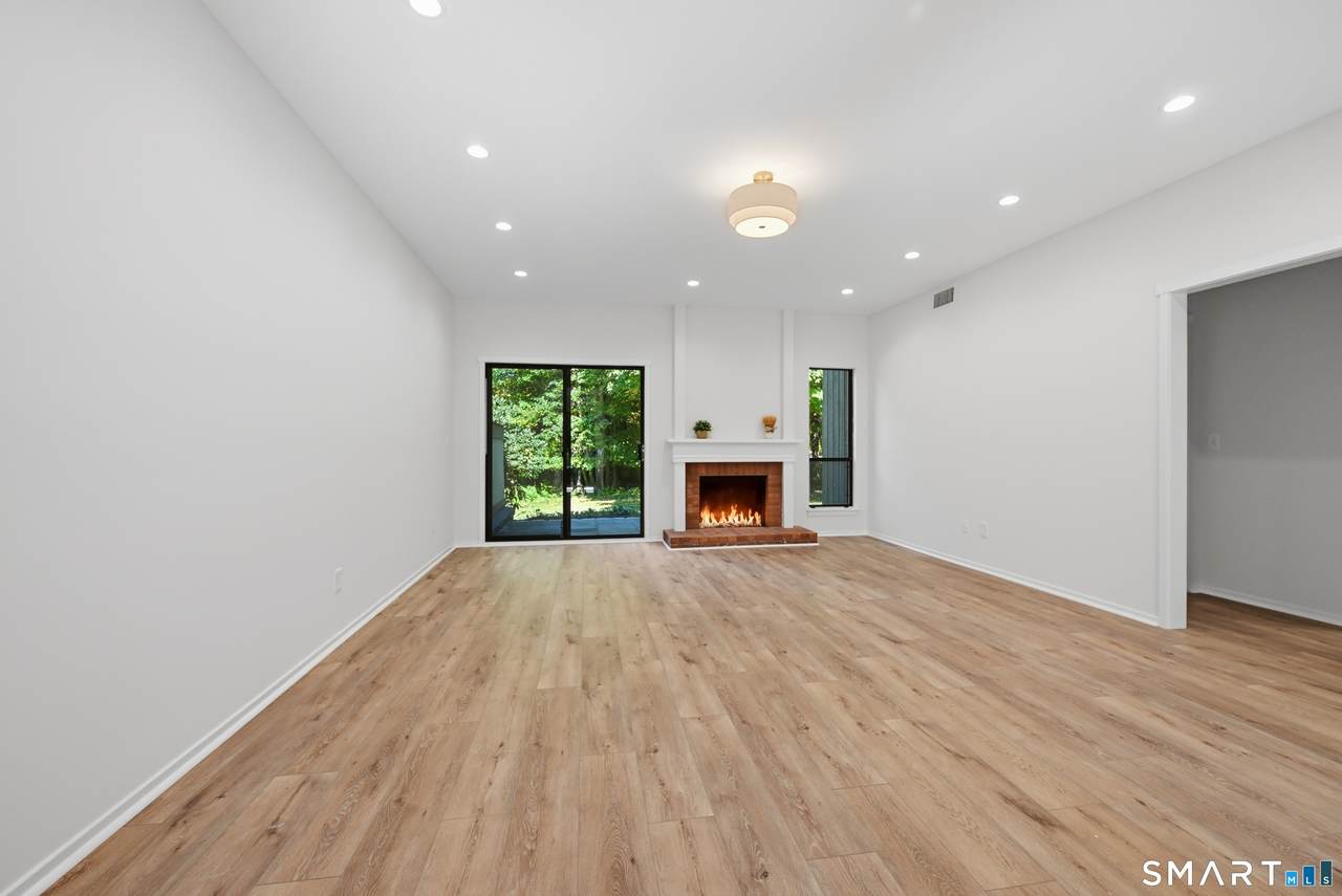 883 Heritage Village - Photo 1