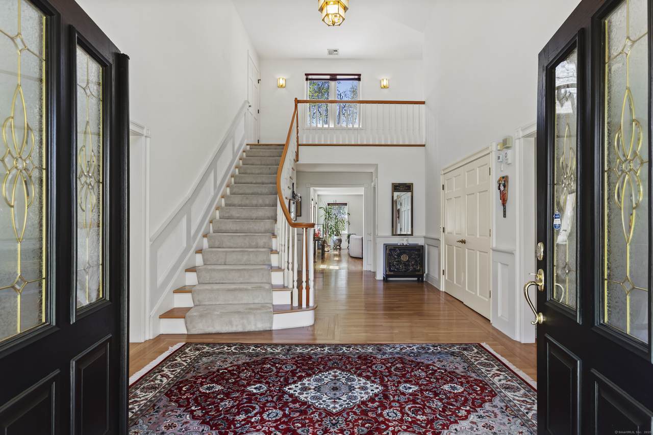 20 Maplewood Drive - Photo 1
