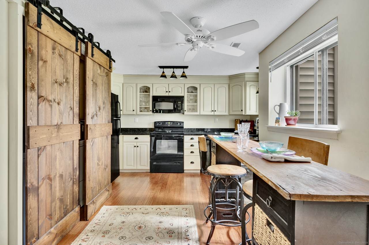74 Hollister Way - Photo 1
