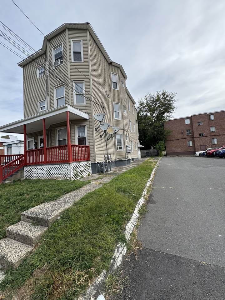 100 Amity Street - Photo 1