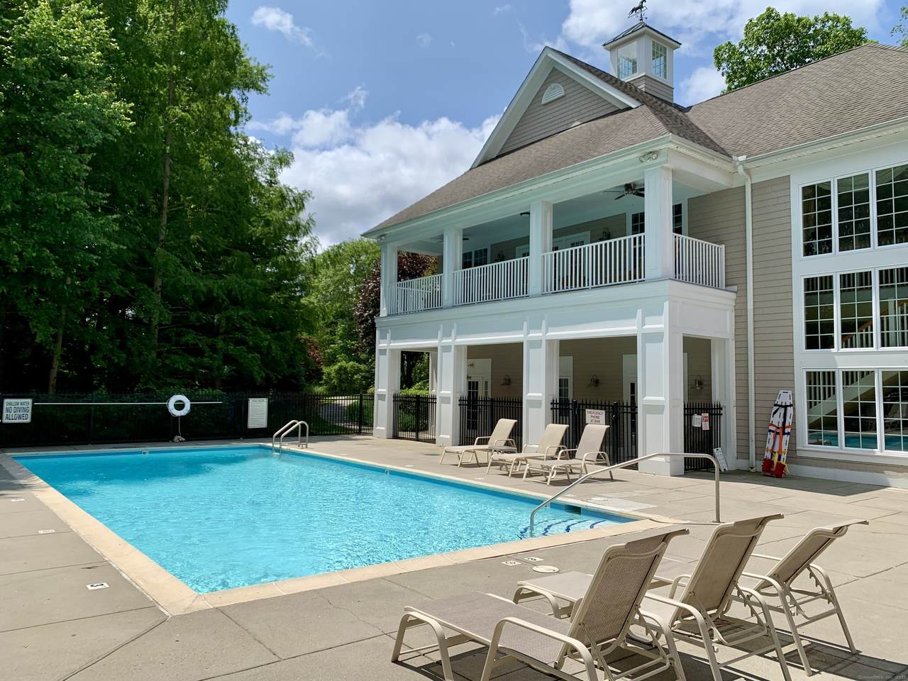405 Hunter Drive - Photo 1