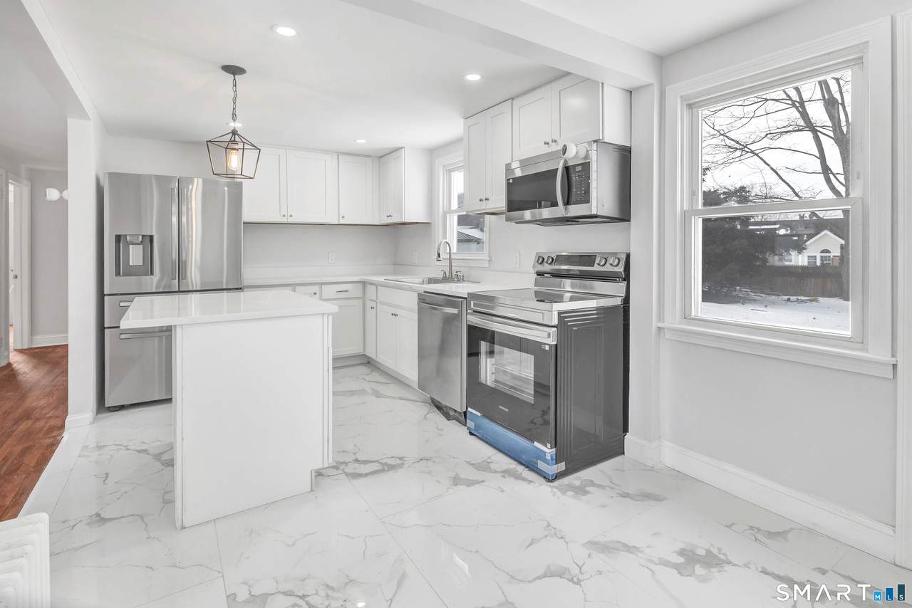 8 River Road - Photo 1