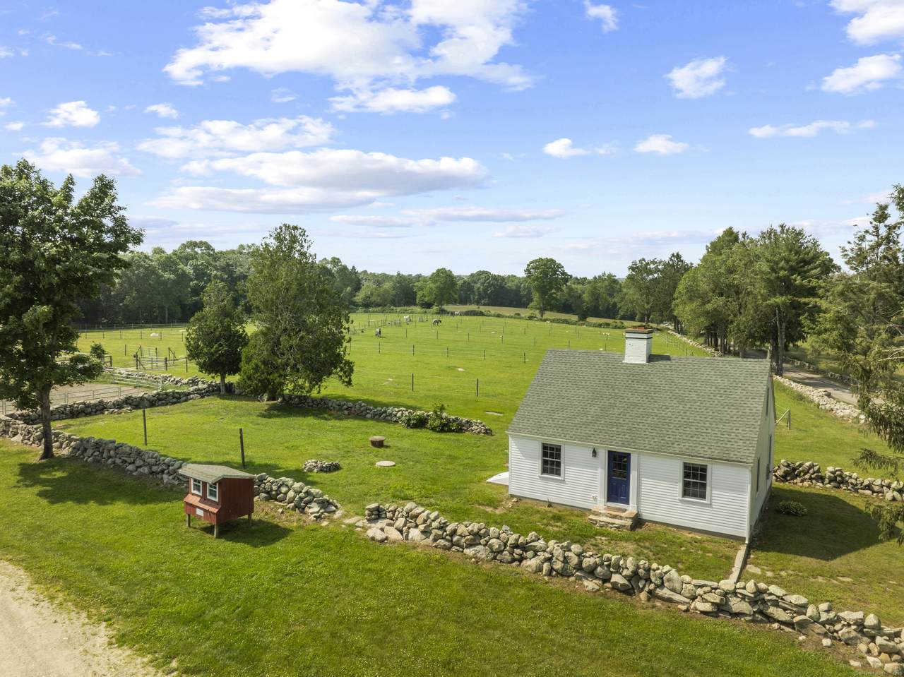 1189 Pequot Trail - Photo 1