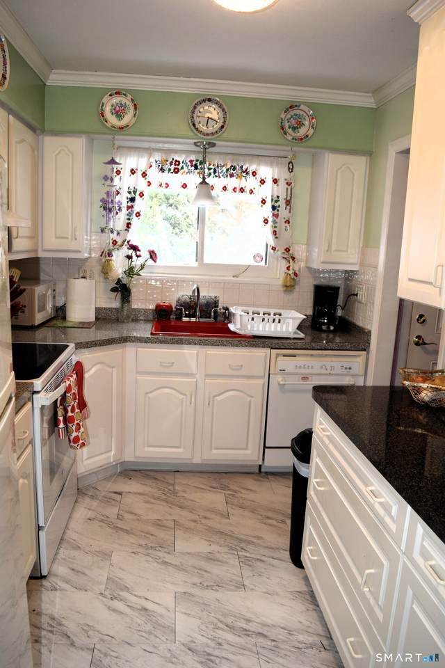 14 Tamarack Lane - Photo 1