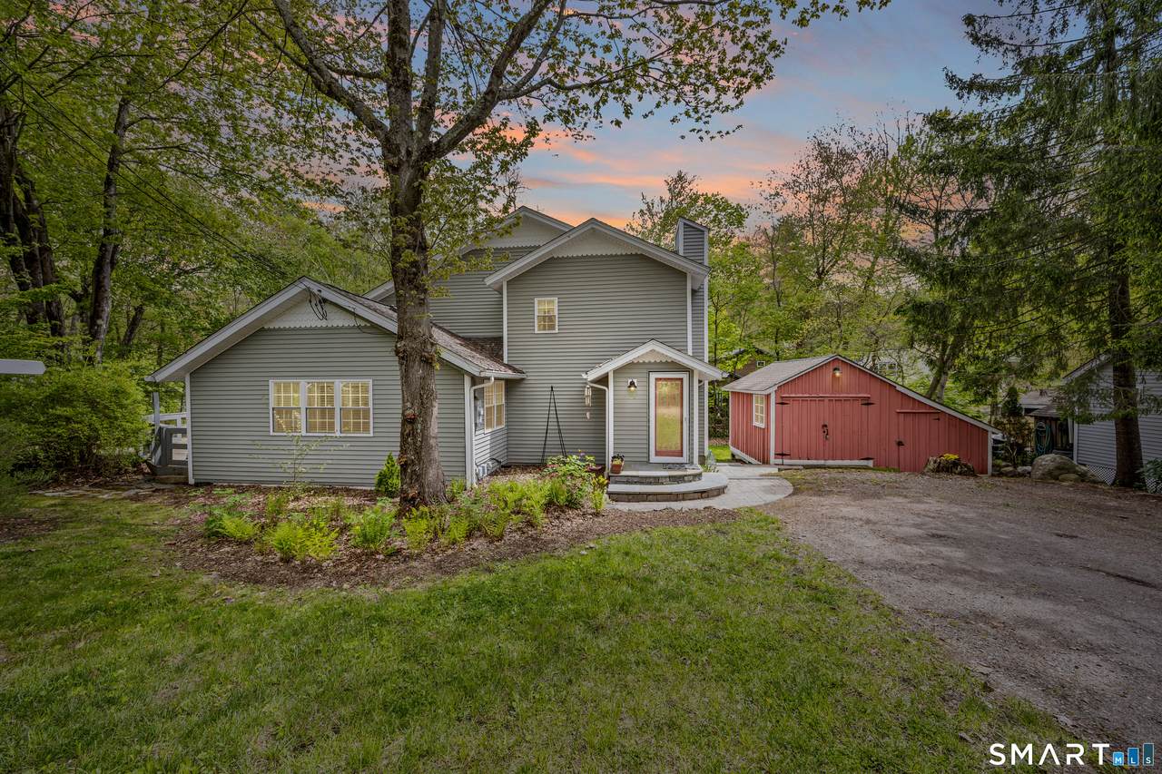 28 Davis Road - Photo 1
