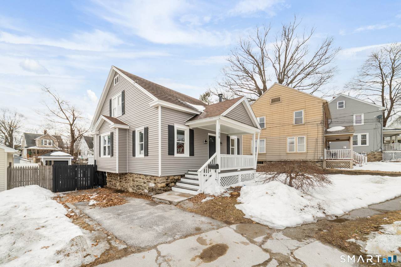 108 Nelson Avenue - Photo 1