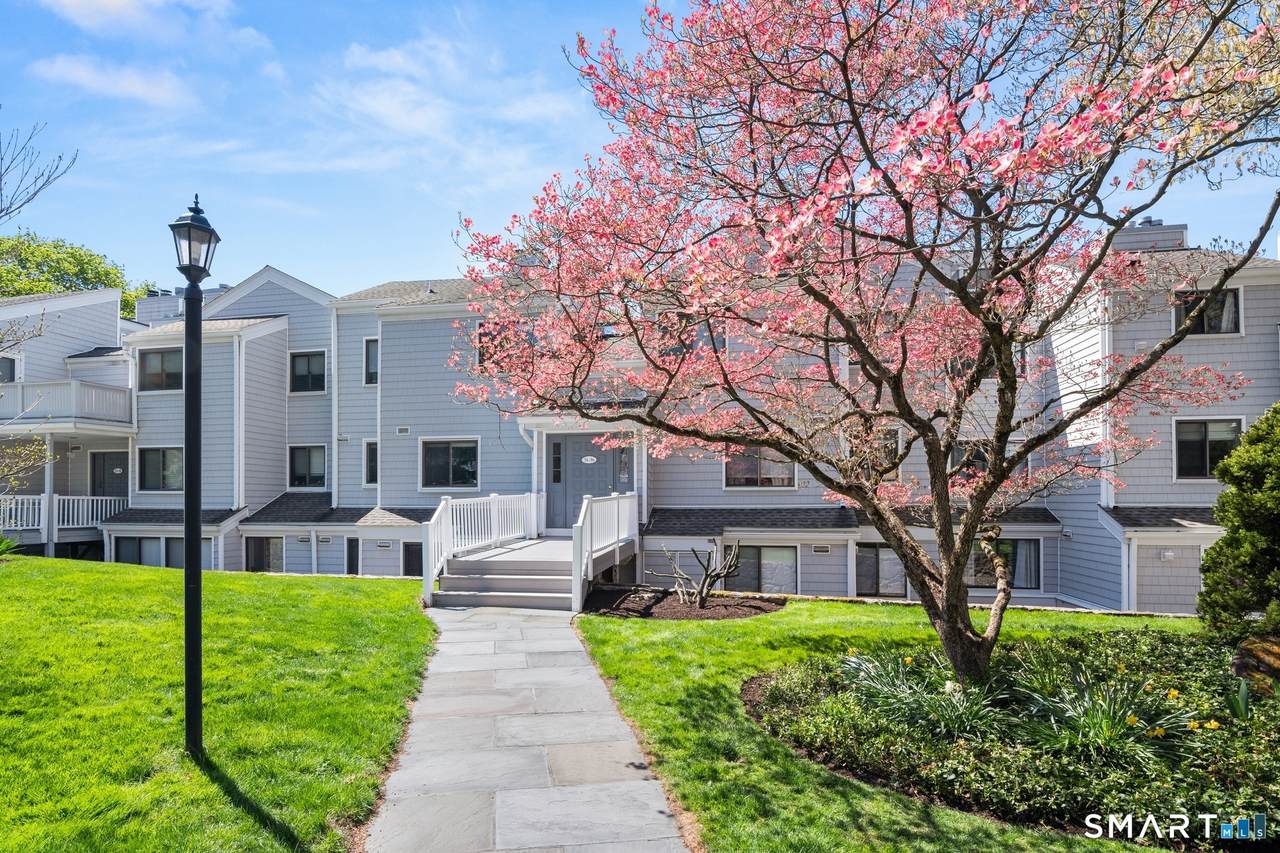 32 Rowayton Woods Drive - Photo 1