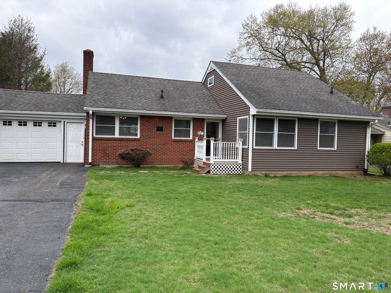 93 Ridgewood Road - Photo 1