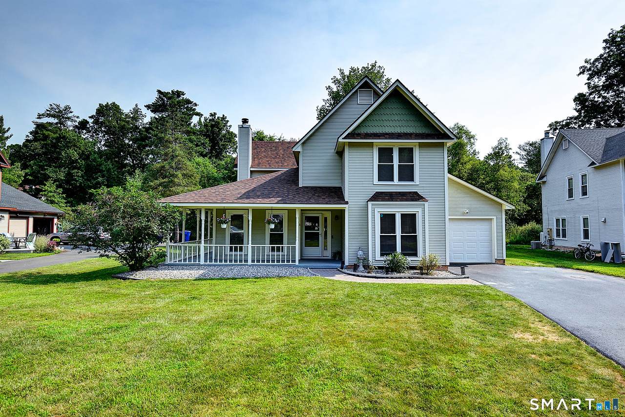 16 Arrowwood Circle - Photo 1