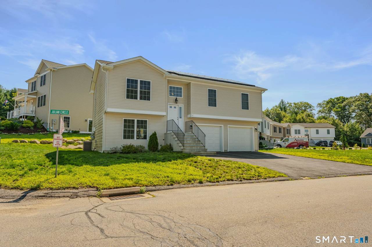 2 Julian Circle - Photo 1
