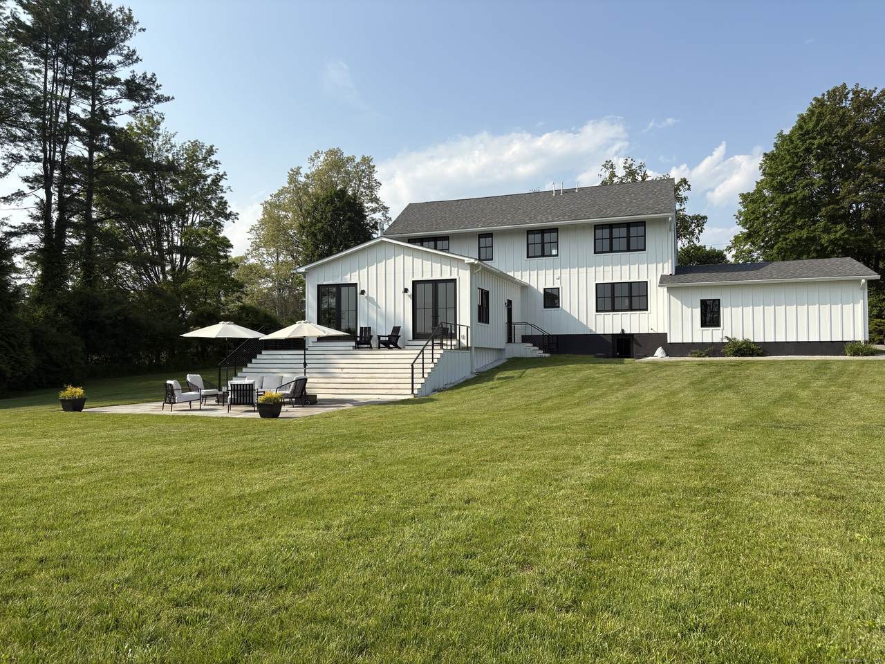 323 Wells Hill Road - Photo 1