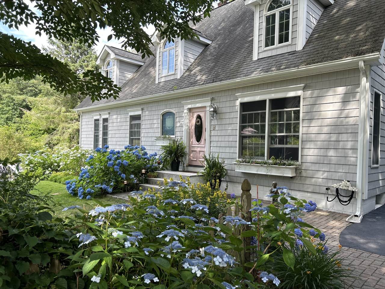 6 Rogers Drive - Photo 1