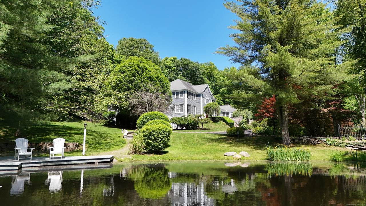 8 Hollow Oak Road - Photo 1