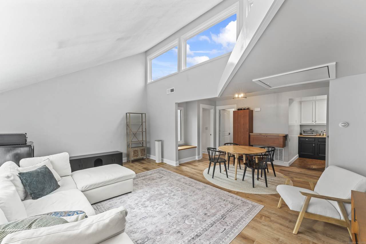 1 Vine Lane - Photo 1