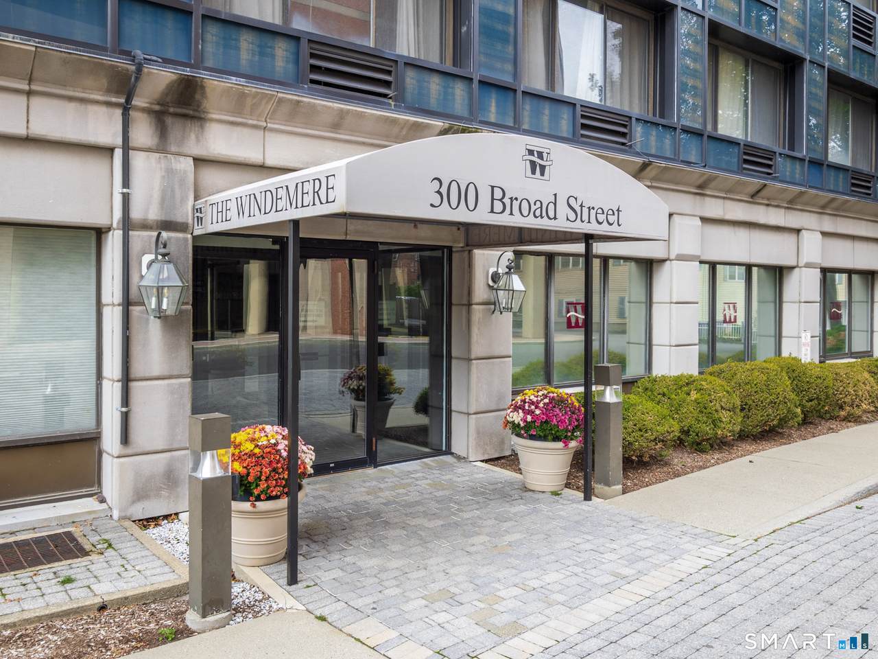 300 Broad Street - Photo 1