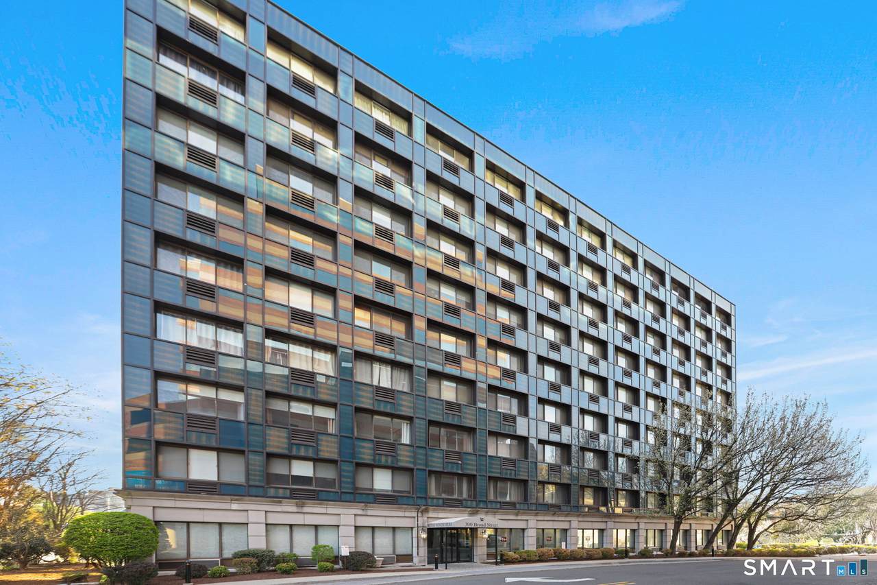 300 Broad Street - Photo 1