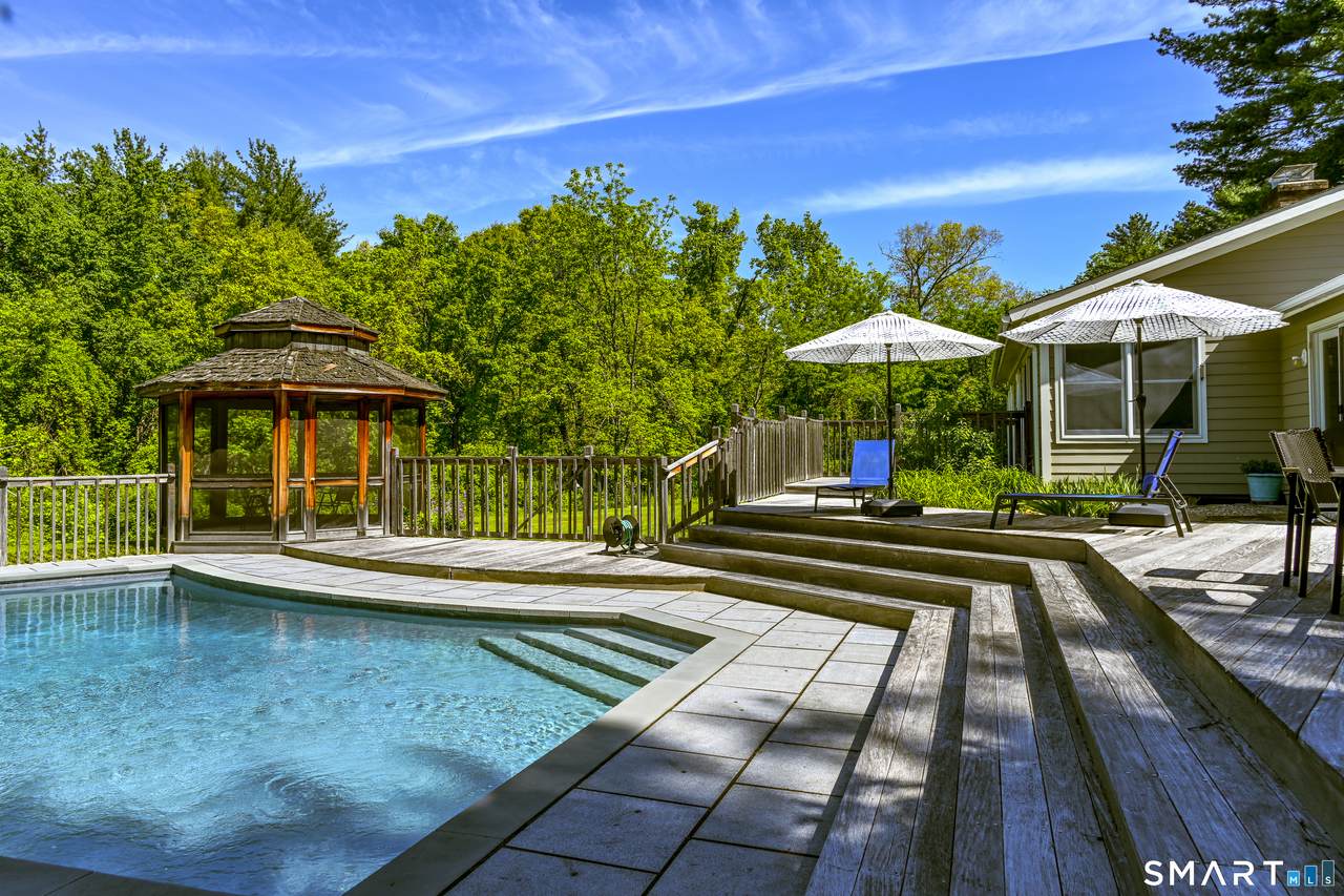 7 Chimney Rock Road - Photo 1