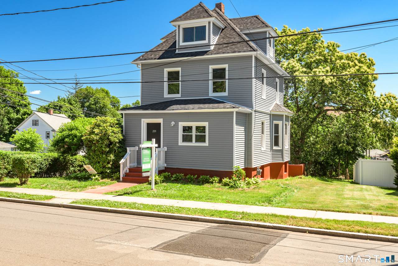 220 Newbury Street - Photo 1