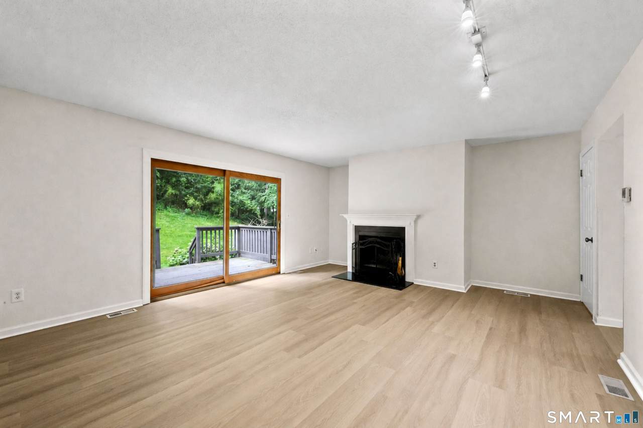 148 Conestoga Way - Photo 1