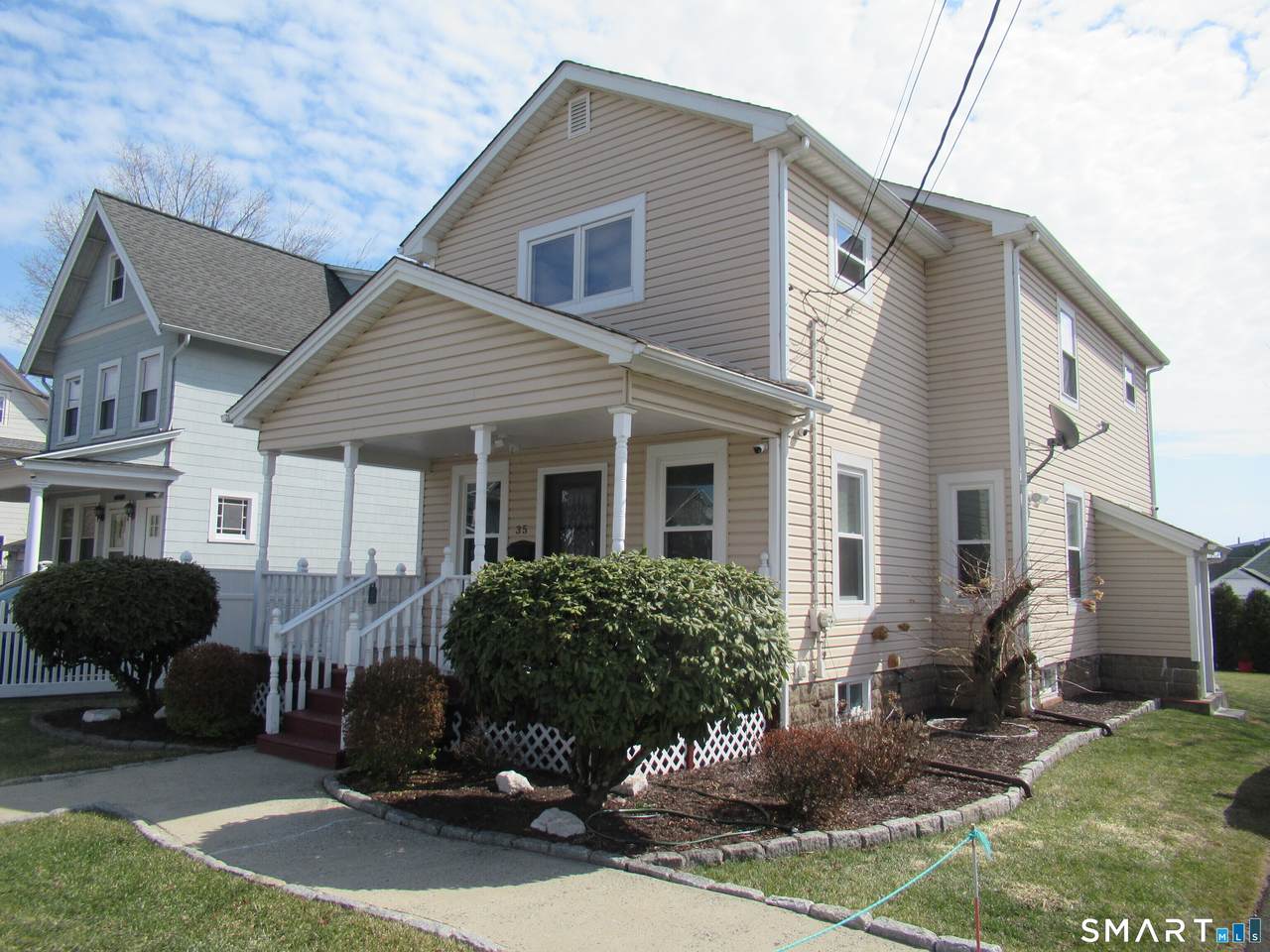 35 Querida Street - Photo 1
