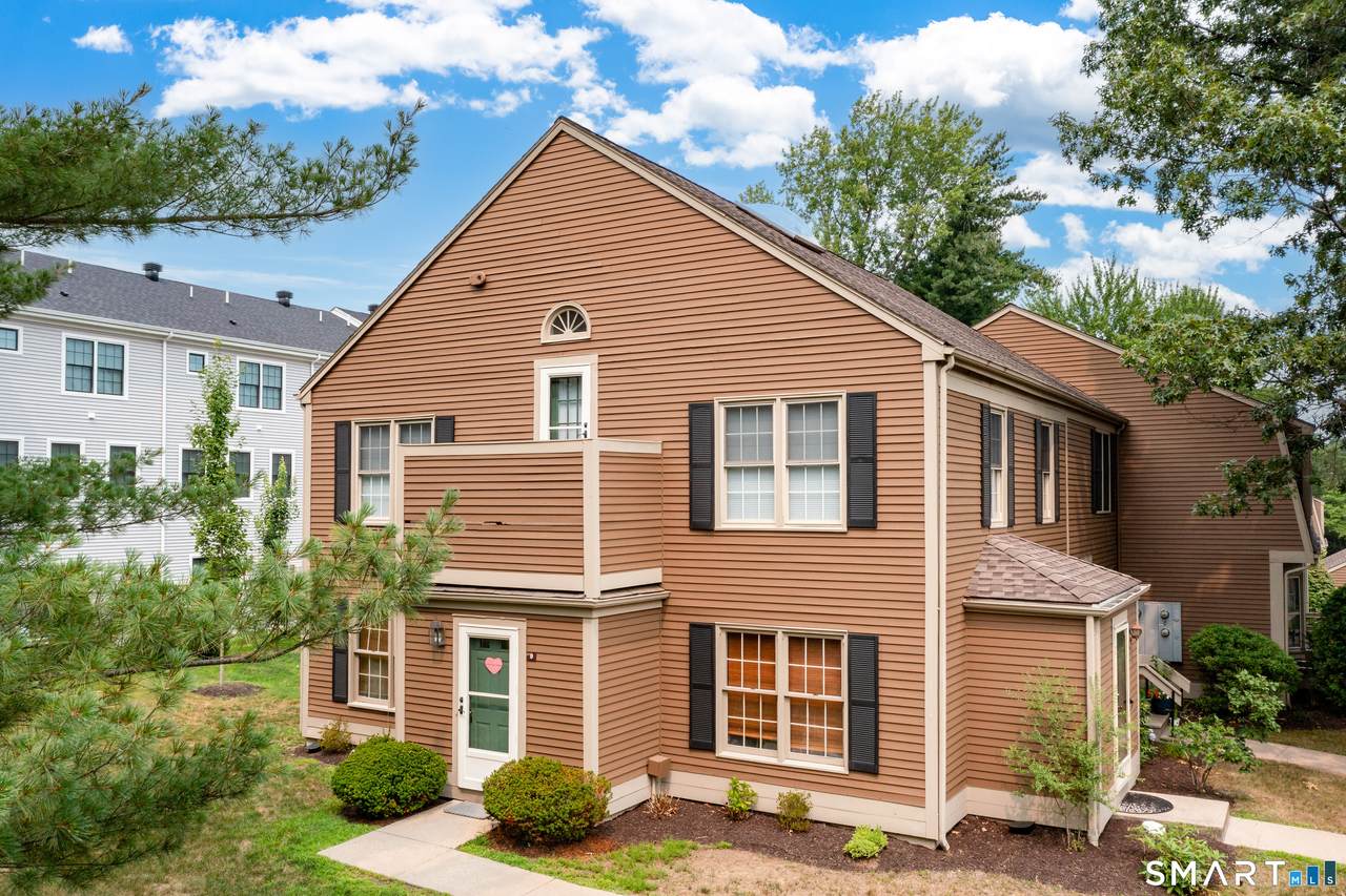 9 Newberry Lane - Photo 1