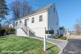 4 Robins Square - Photo 1