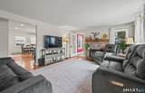8 Higgins Street - Photo 10