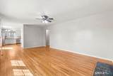 10 Karen Boulevard - Photo 9