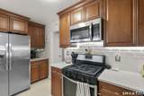 104 Strawberry Hill Avenue - Photo 18