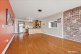 586 Thames Street - Photo 17