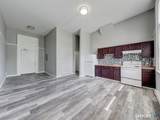111 Franklin Square - Photo 5
