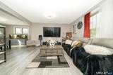 33 Collins Parkway - Photo 3