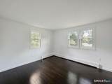 32 Simon Road - Photo 11