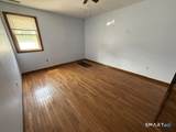 76 Waverly Place - Photo 19