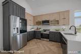 586 Thames Street - Photo 10