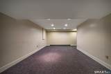 8 Squire Lane - Photo 32