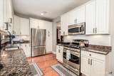18 Lawrence Avenue - Photo 3